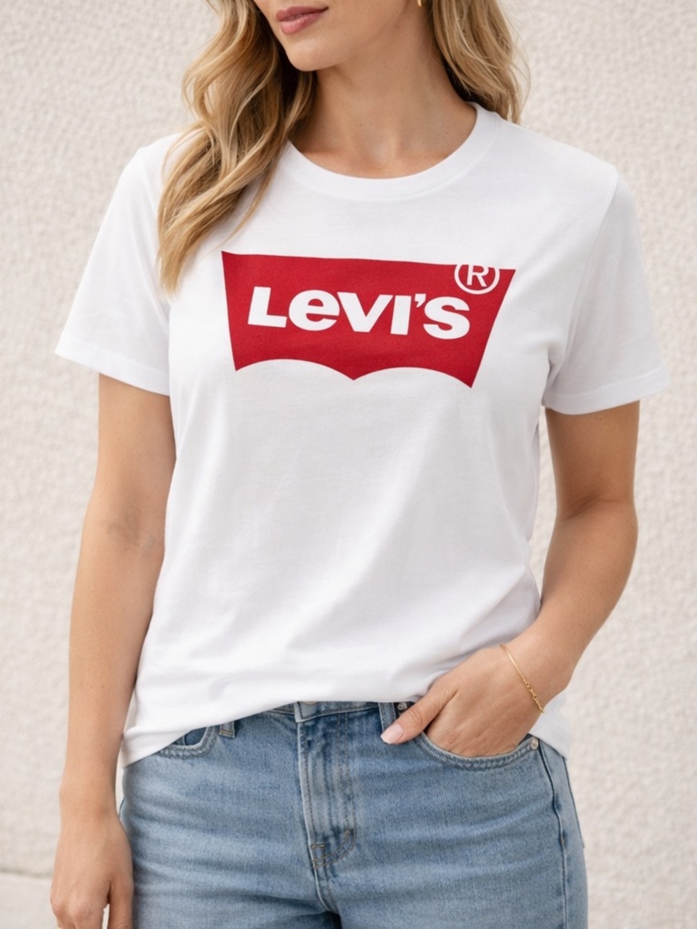 Levi’s White Logo Graphic Tee XL NWT Classic Red Batwing Cotton
